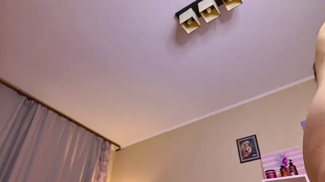 Mirellune's Webcam Show