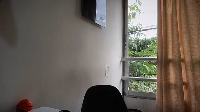 romeolovedark Adlı Modelin Canlı XXX Sohbeti