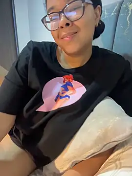 XMara Adlı Modelin Canlı XXX Sohbeti