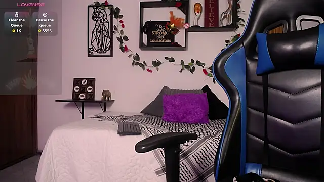 eliana_meaw Adlı Modelin Canlı XXX Sohbeti