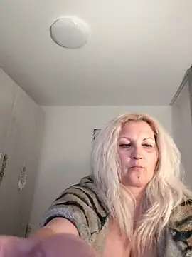 Divineblond Live XXX Chat