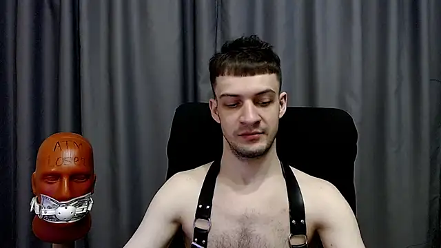 Chatroom XXX en direct de _Damien_thorn_