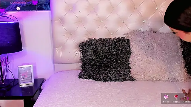Keira_Fox31 Live XXX-Chat