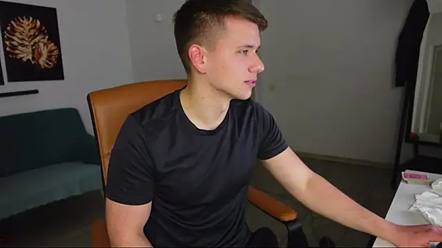 Zack_Gillian Show in webcam