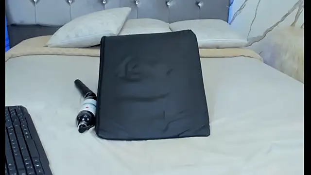 Chat +18 de nymphomanya ao vivo
