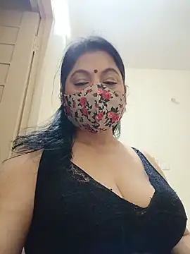 Ratna-777n Live XXX chat
