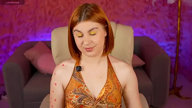 GingerPinky live XXX chat