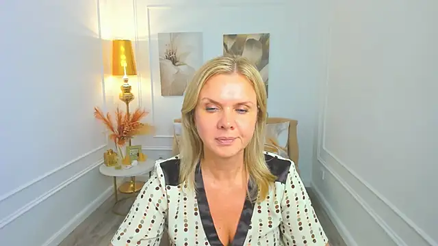 XXX chat uživo modela AgathaKlouin