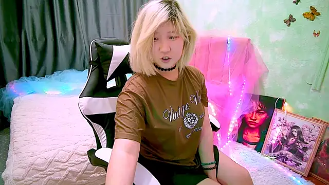 Chat +18 de Akemilun ao vivo