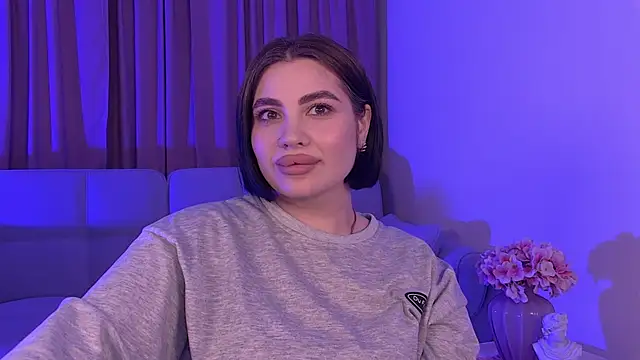 Онлайн чат XXX AdrianaToress