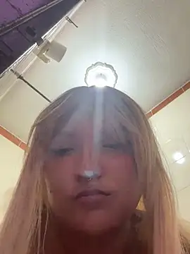 aisshalee élő XXX-chatje