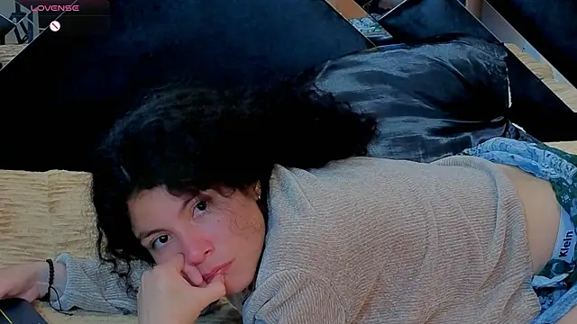 Zoe-yanin's Live XXX Chat
