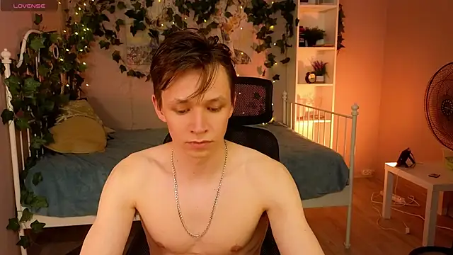 Meverik_Oushen webcam show