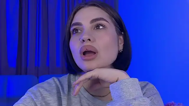 AdrianaToress 现场XXX聊天