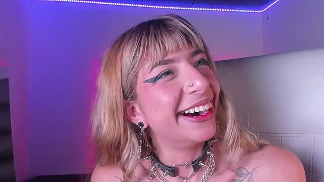 adhalee_js' Live XXX Chat