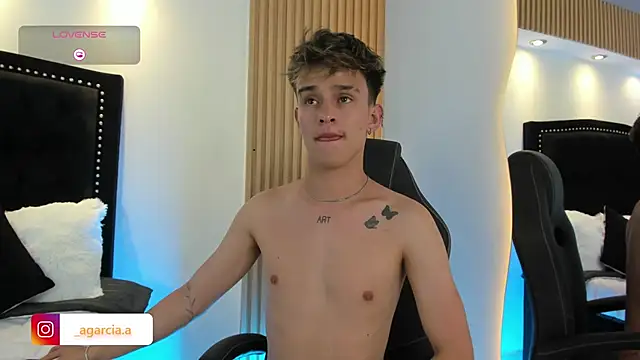 LiamWildx20's Webcam Show