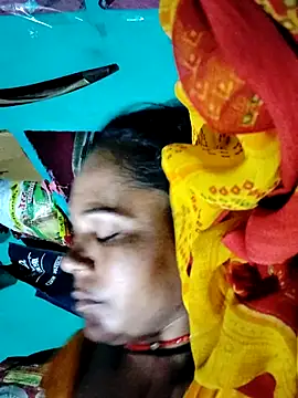 Pooja750 Show in webcam