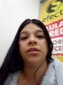 Chat XXX en directo de Layla-daring