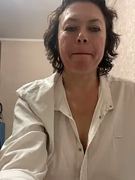 XXX chat uživo modela Kiramagic