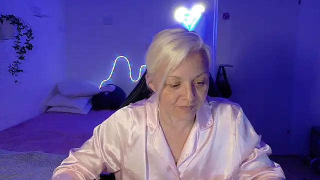 Chat +18 de Linsy_Kim ao vivo