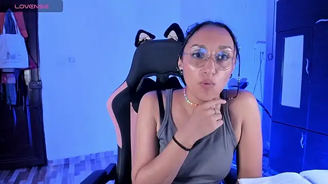 adrena_10 Chat XXX in diretta