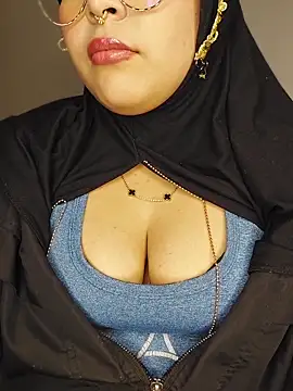 Elinaax's Live XXX Chat