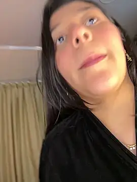 floriamANDjazmin Adlı Modelin Canlı XXX Sohbeti