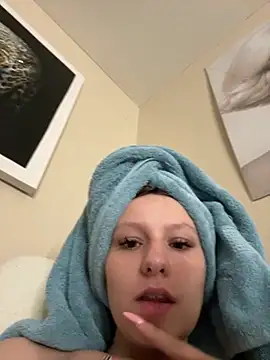hyperafterdark's Webcam Show