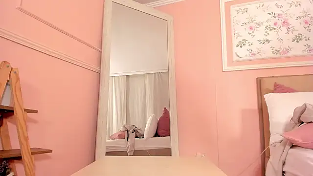 mae_lyra Chat XXX in diretta