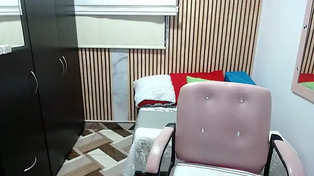 XXX chat uživo modela camilavargas_