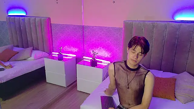 Derek_Sinn Live XXX-chat