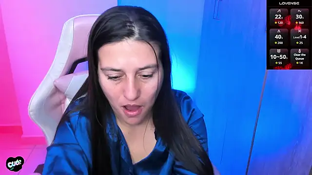 Saskyaa: απευθείας συνομιλία ΧΧΧ