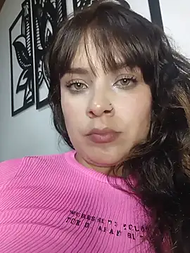 Valeria888 Adlı Modelin Canlı XXX Sohbeti