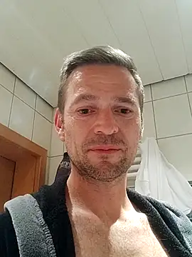 janosch319 现场XXX聊天