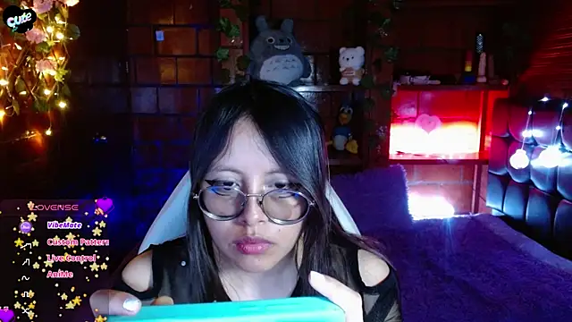 MidoriQuiinn Chat XXX live