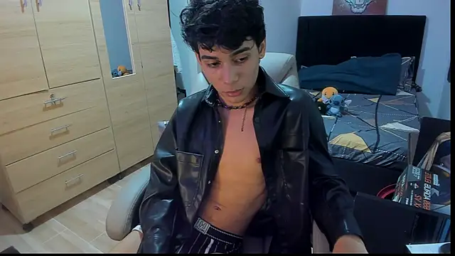 Show modela AliottTwink na web-kameri