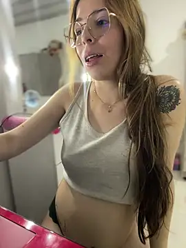 NatalyPinky élő XXX-chatje