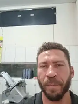 RobertoLuiz84 Show in webcam