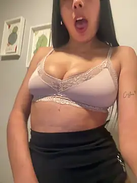 Antonella9799 Adlı Modelin Web Kamerası Şovu