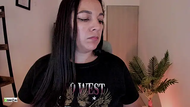 urcute_kitten's Live XXX Chat