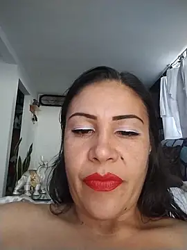 XXX chat uživo modela KittyHoleshot87