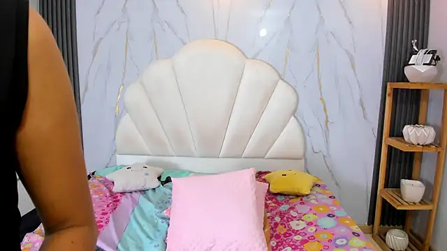 Hinaa_XXX – Naživo XXX chat