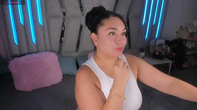 scarlet_miller1's Webcam Show