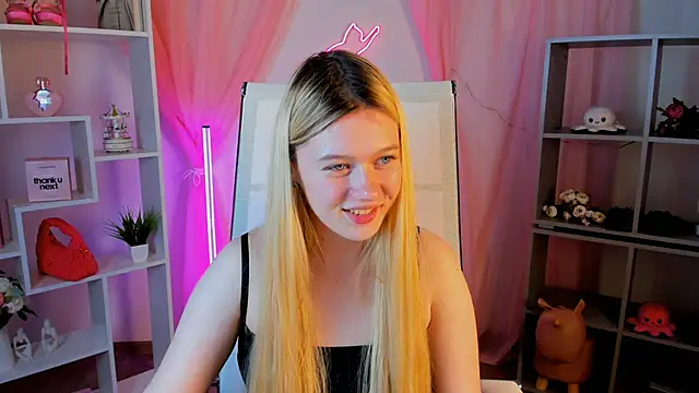 CelestineMauriac's Live XXX Chat