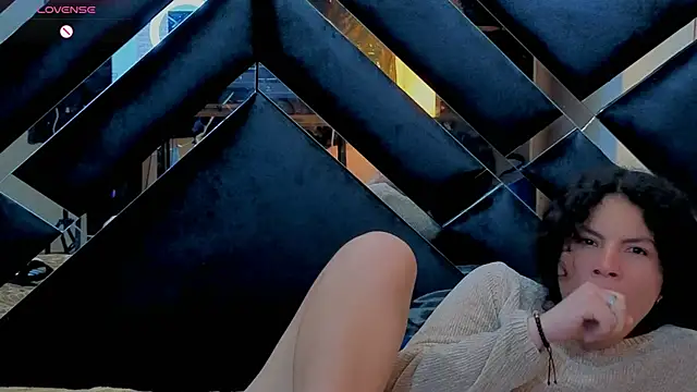 Chatroom XXX en direct de Zoe-yanin