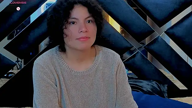Zoe-yanin Chat XXX in diretta
