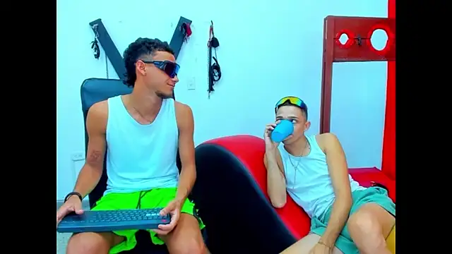 friends_lust_latin webcam show