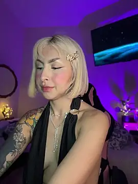 Cinamoonn's Live XXX Chat