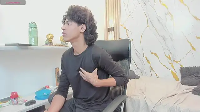 Zayn_Fox32 élő XXX-chatje