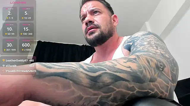 Онлайн чат XXX musclemonster31